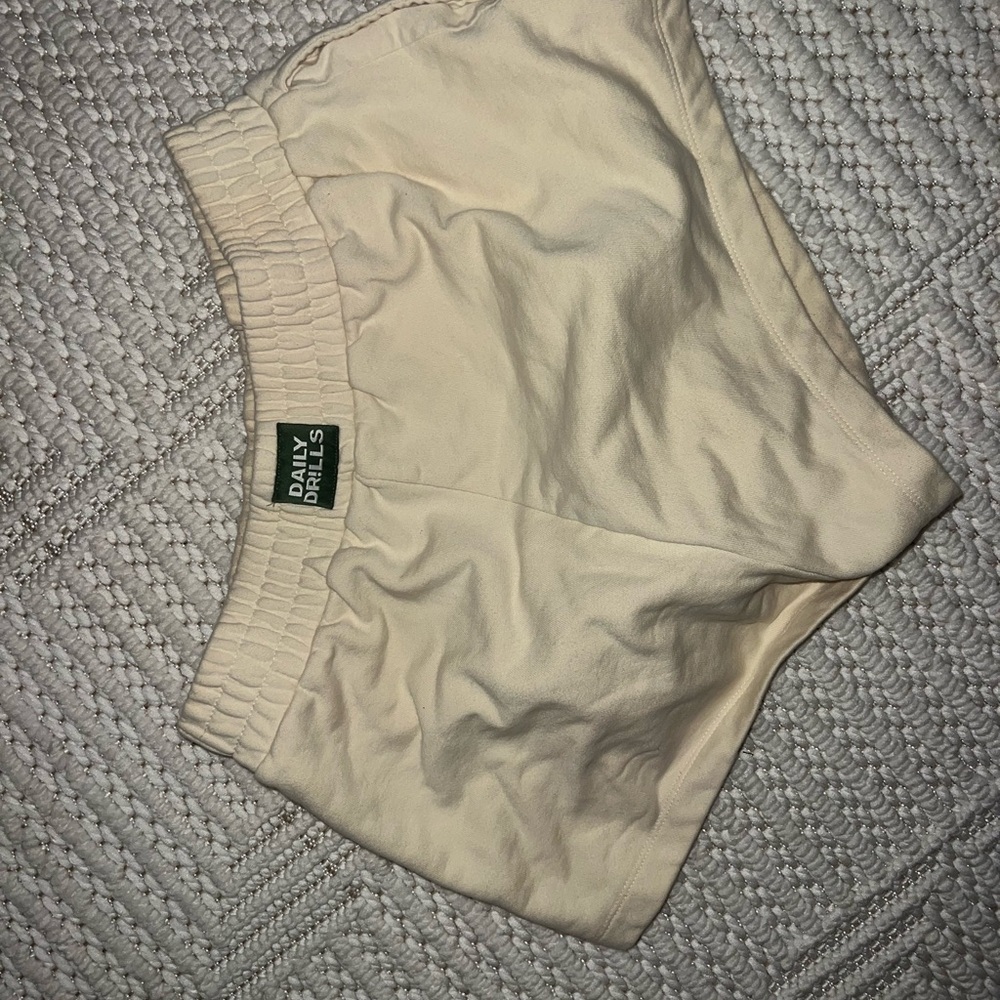 Daily Drills Women's Athletic Cream Shorts